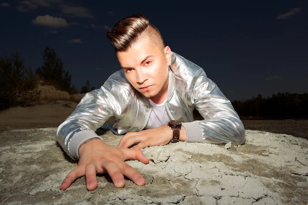 
                                                                Jordan Hanson